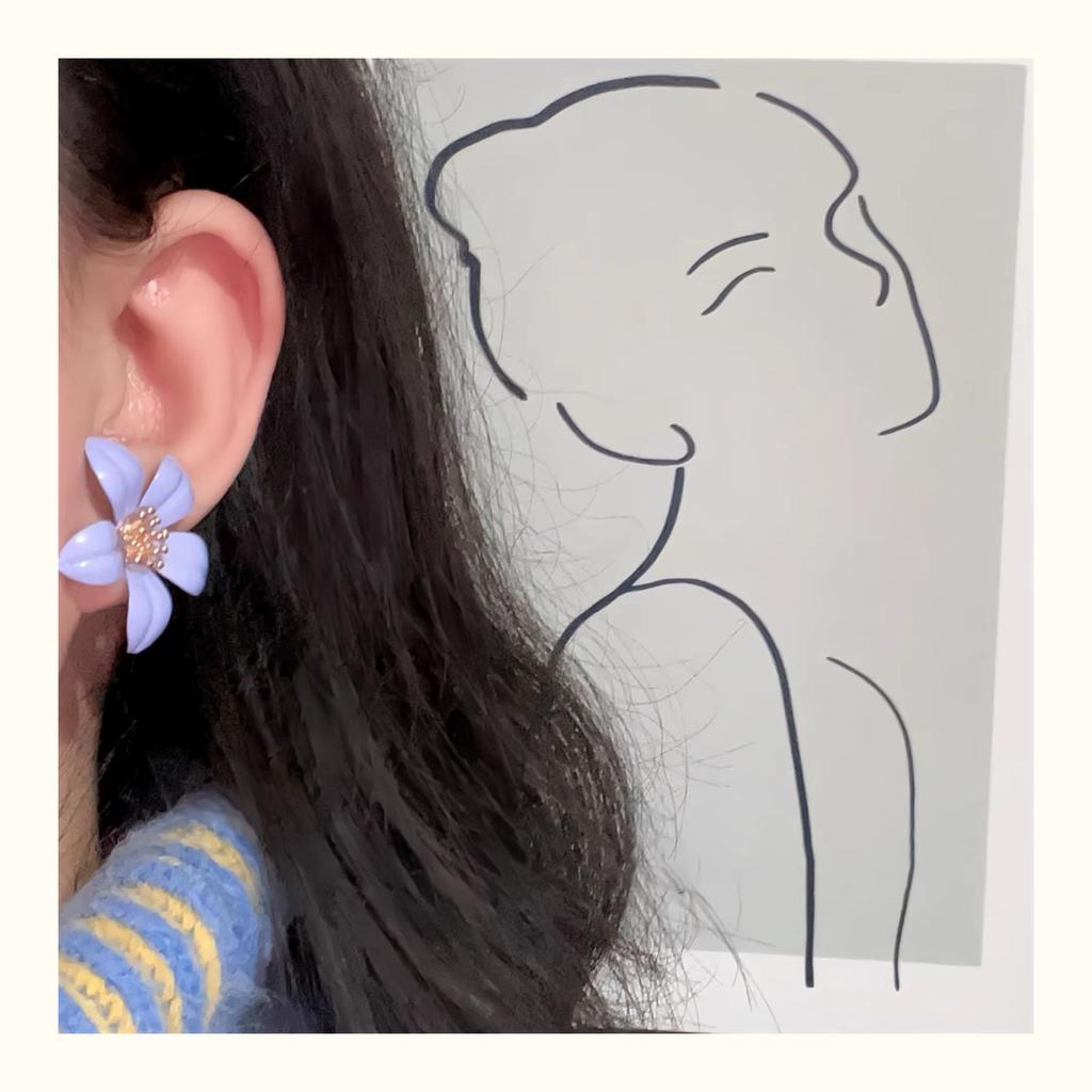 Oil drop flower stud earrings small fresh and sweet earrings light luxury high sense fashion versatile earrings