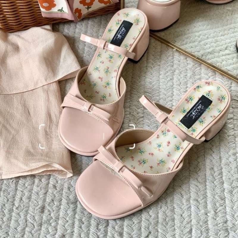 

French women s style with sandals 2025 outer wear one word new bow skirt fairy slippers increase height 35 розовый