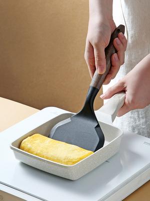 Katewaltz Easysilly Lunoa Egg Roll Turner with Wood Handle and Silicone Cooking Utensils