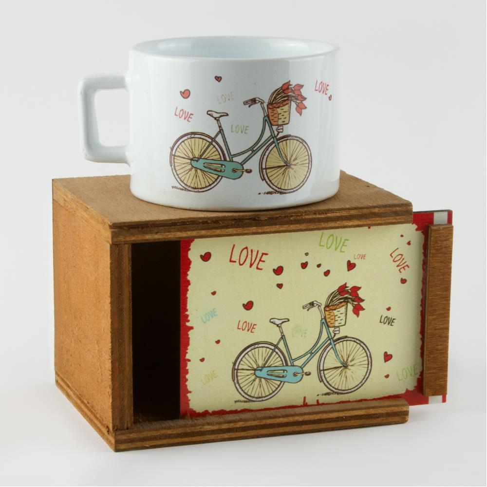 

Кружка в деревянной коробке с надписью «Велосипедная любовь»