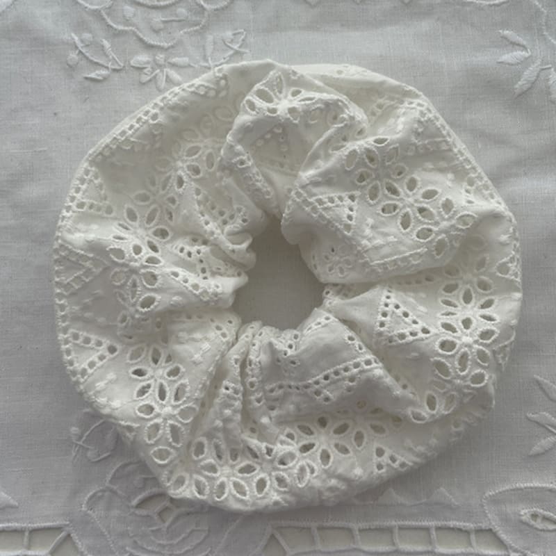 OUI SAY YES! Eyelet Hair Scrunchie_Hair277