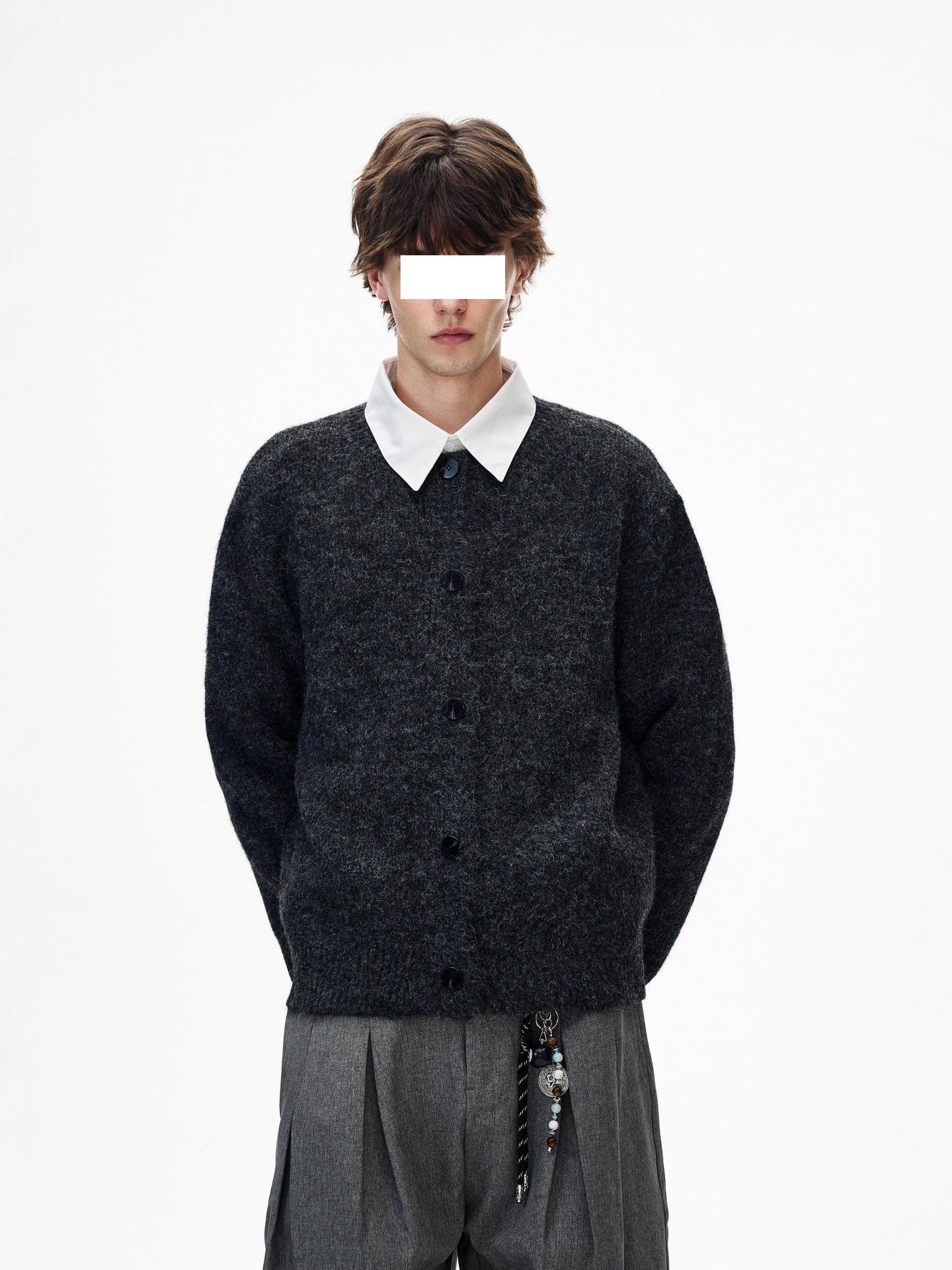 

New neutral knitted sweater men s high-end street tide loose lazy old money style design men s cardigan breasted sweater 3XL темно-сірий