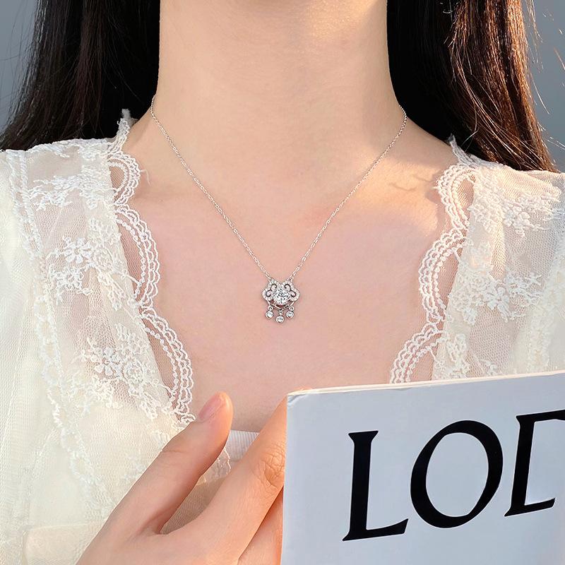 Shiny Mosang Stone Ruyi Lock Tassel Necklace Women's Fashion Seiko Light Luxury High Grade Feeling Neckwear