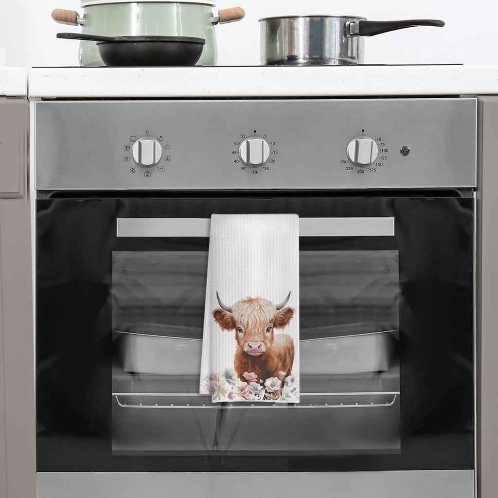Floral Highland Cow Kitchen Towels, Cow Lovers Gifts for Women Dish Tea Towels for Kitchen Decor, Farmhouse Flower Highland Cattle Decorative Hand