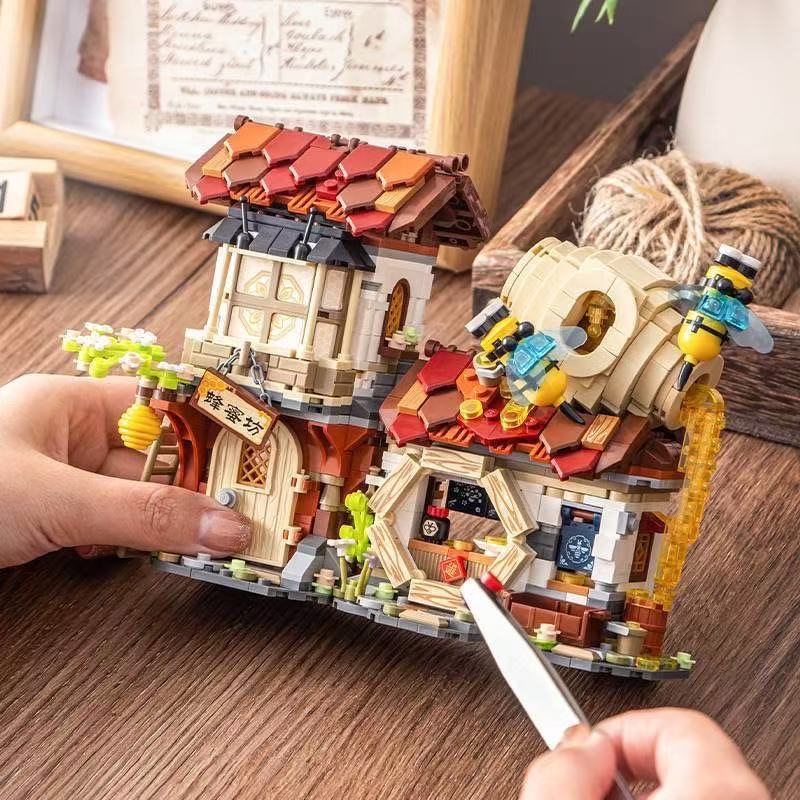 Creative Mini Street View Bee Shop Building Block Chinese Folding Pork Shop Assembly Bricks Toys Piglet Folding House Kids Gifts