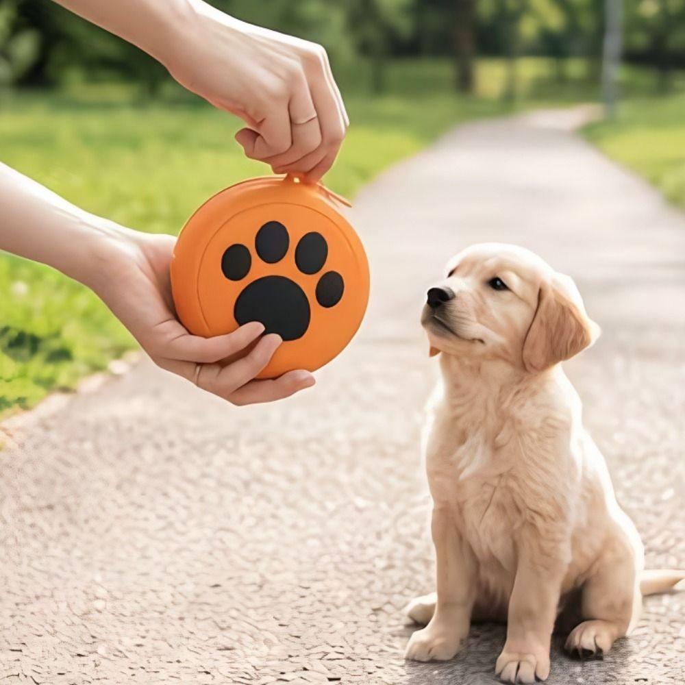 Multi-functional Waterproof Silicone Dog Treat Pouch Paw Print Round Dog Treat Bag Zippered Training Reward Pouch Keys