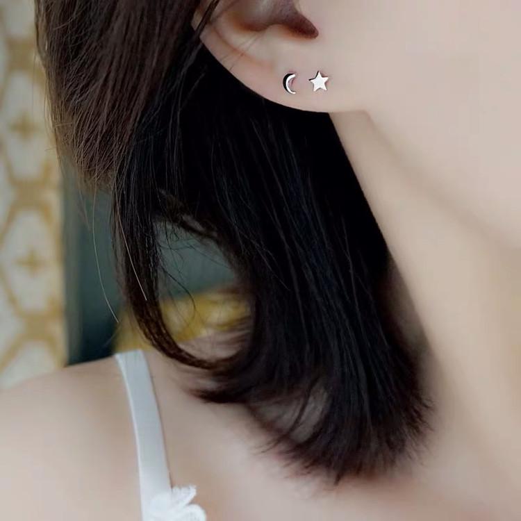 Beixi s925 Sterling Silver Star and Moon Asymmetrical Earrings - Sleep-Friendly Fashion Jewelry