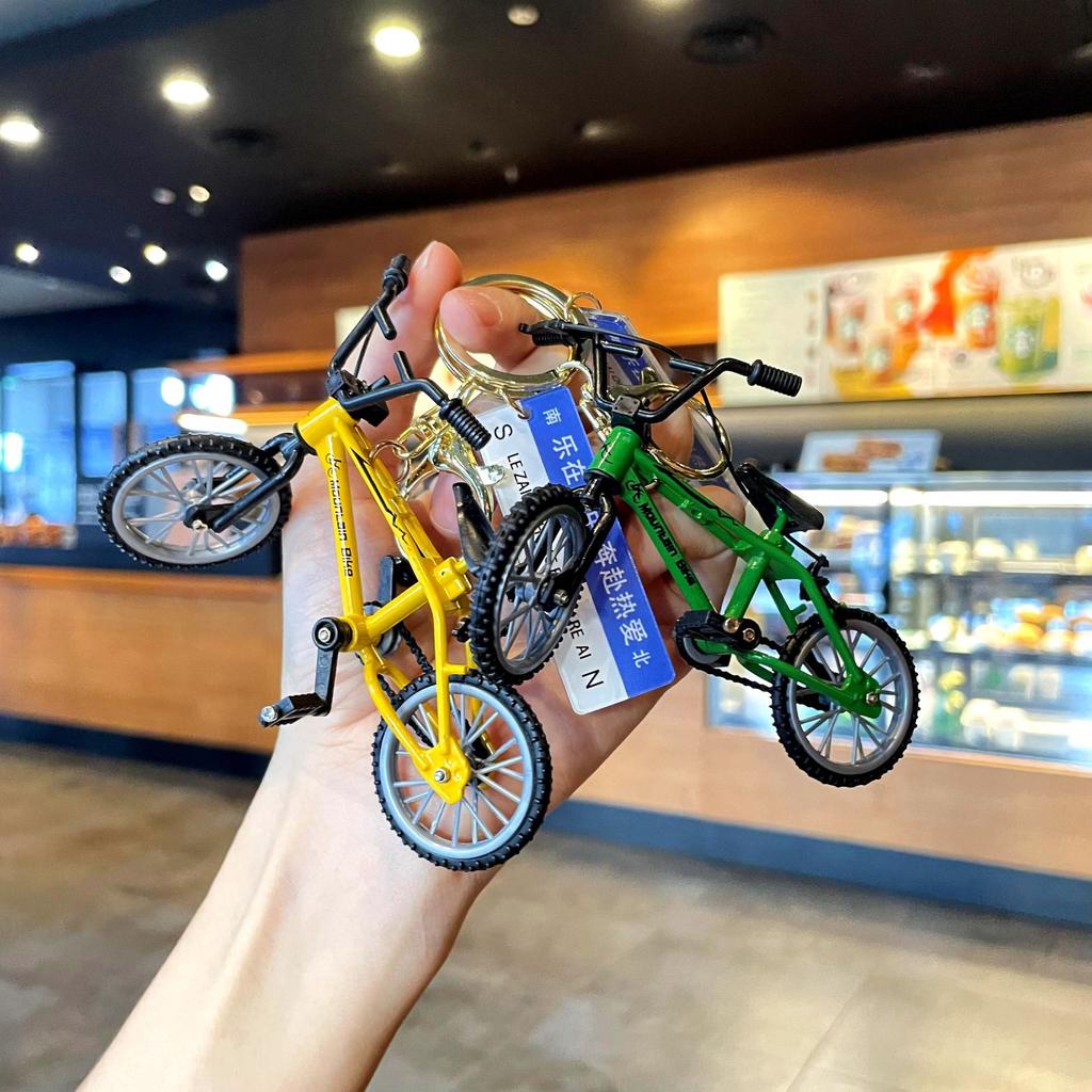 Creative Mini Bike Keychain Exquisite Mountain Bike Key Chain Couple Bag Pendant Gift