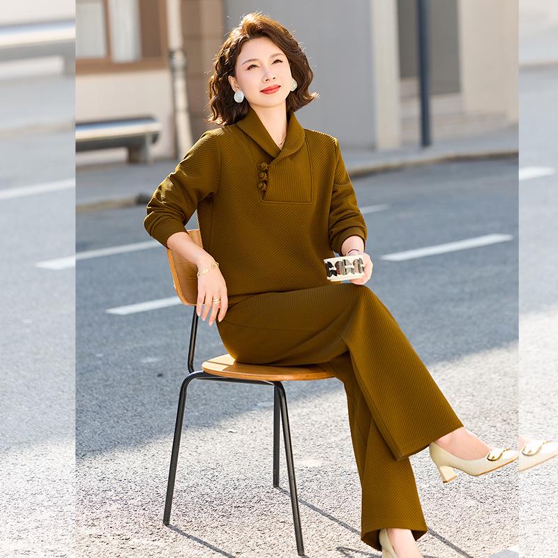 

2026 Mother s Day Spring Sports Suit: Solid Color Hoodie & Shorts Two-Piece Set for Middle-Aged and Elderly Women XL (Recommended for 80-105 lbs)