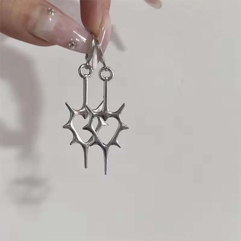 Trendy Niche Hollow Out Thorn Peach Heart Earrings, Couple Style Male And Female Ear Clasps, Personalized Sweet And Cool Style Earrings
