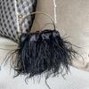 Borsa a mano da sera da donna con catena e piume di struzzo Borsa a tracolla per festa e matrimonio