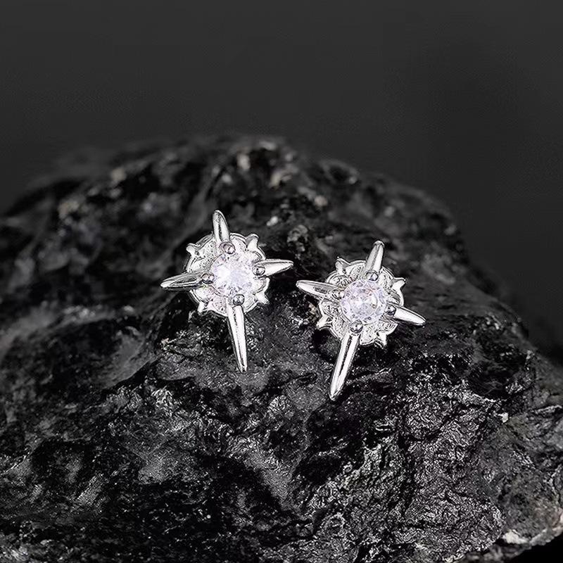 North Star Magnetic Stud Earrings: No Piercing, Hip Hop Style for Men & Women