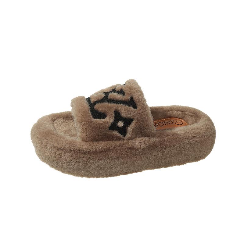 Embroidered Internet celebrity slippers women's wear 2025 summer new super fire versatile retro comfortable foreign hair drag