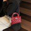 Premium trendy diamond chain bag women's 2025 new spring and summer fashion handbag commuter shoulder messenger bag