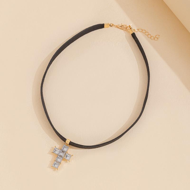 Dark wind cross necklace personalized hokr diamond necklace women's niche light luxury fashion collar