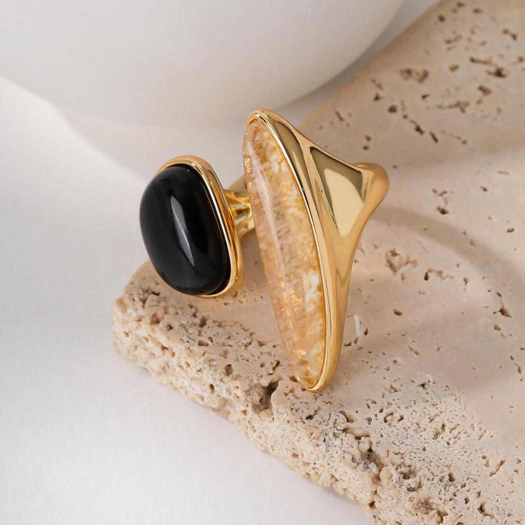 European & American Style Black Agate & Smoky Quartz Gold-Plated Ring – High-End Design with Versatile Elegance
