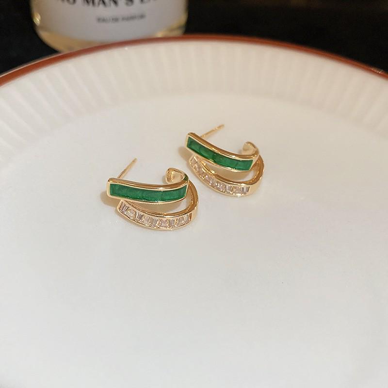 Silberne Schmetterlings- und Perlenohrringe - Elegante Sommermode für Frauen