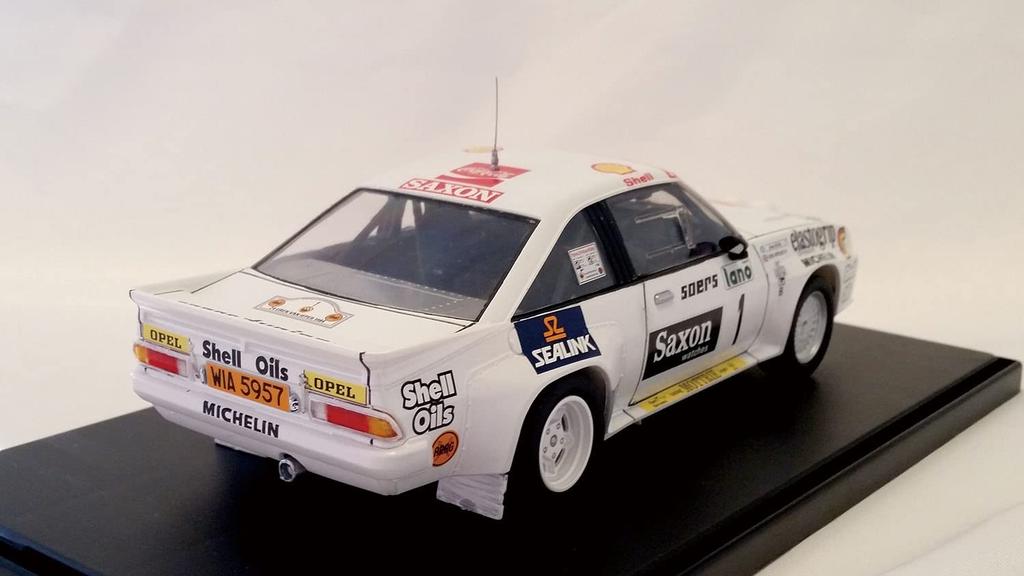 Platz Belkits 1/24 Scale Opel Manta 400 Gr.B 1984 Ypres 24 Hours Rally Plastic Model Kit BEL009