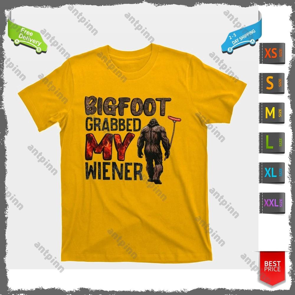 Funny Retro Bigfoot Bigfoot Grabbed My Wiener T-Shirt Usinex Unisex T-Shirt XL
