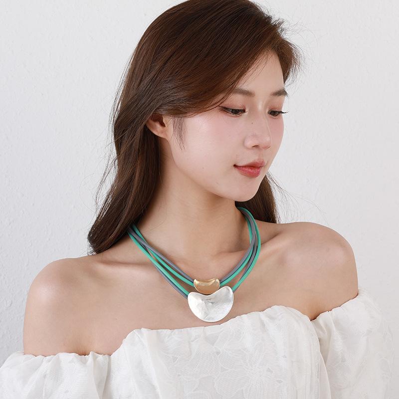 BLINGBAY Women's Pendant Necklace Versatile Fashion Personality Simple Women's Short Jewelry Girls Birthday Jewelry Gifts