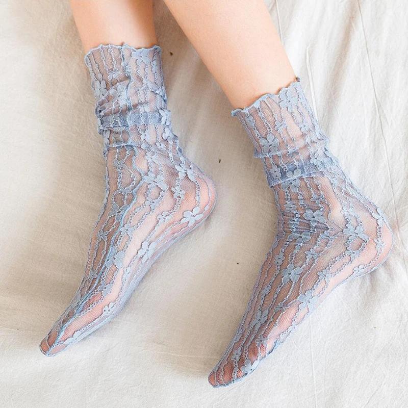 

Women Cute Lace Flower Hollow Mesh Crew Socks Breathable Ultra Thin Japanese Harajuku Retro Long Socks Summer Daily Wear Socks One Size небо синє кольору