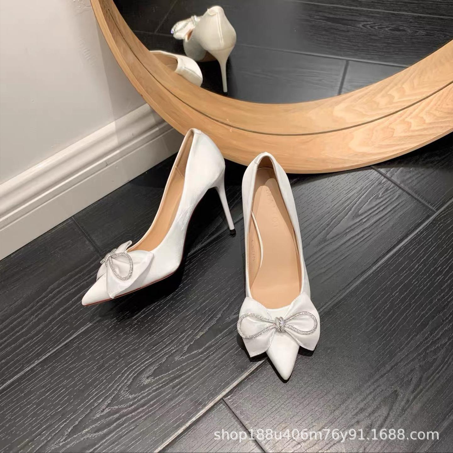 

[Spot] French bow rhinestone pointed black high heels women s thin heels new sexy pointed single shoes women 40