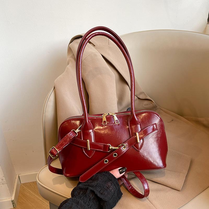 Portable Commuter Bag Women 2025 New Armpit Bag Large Capacity Bowling Bag