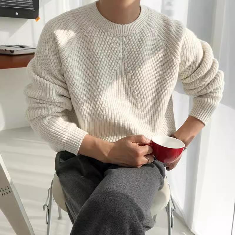 Men's Solid Color Korean Style Round Neck Knitted Sweater - Trendy Loose Fit for Autumn and Winter