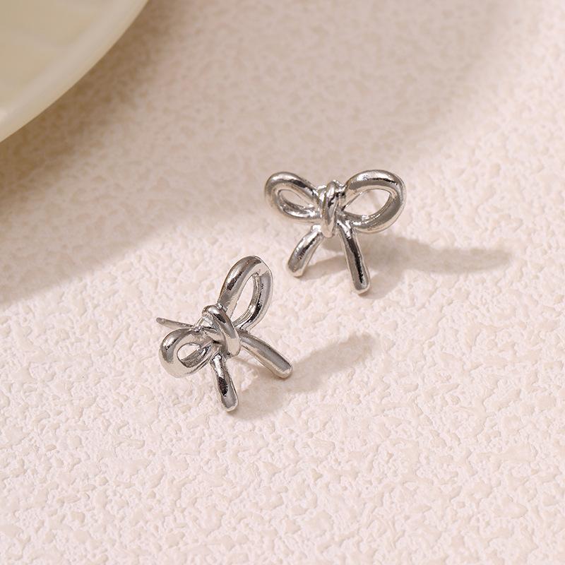 

Аксессуары нишевый дизайн бант металлические серьги-пусеты инс элегантная мода универсальные серьги женщины