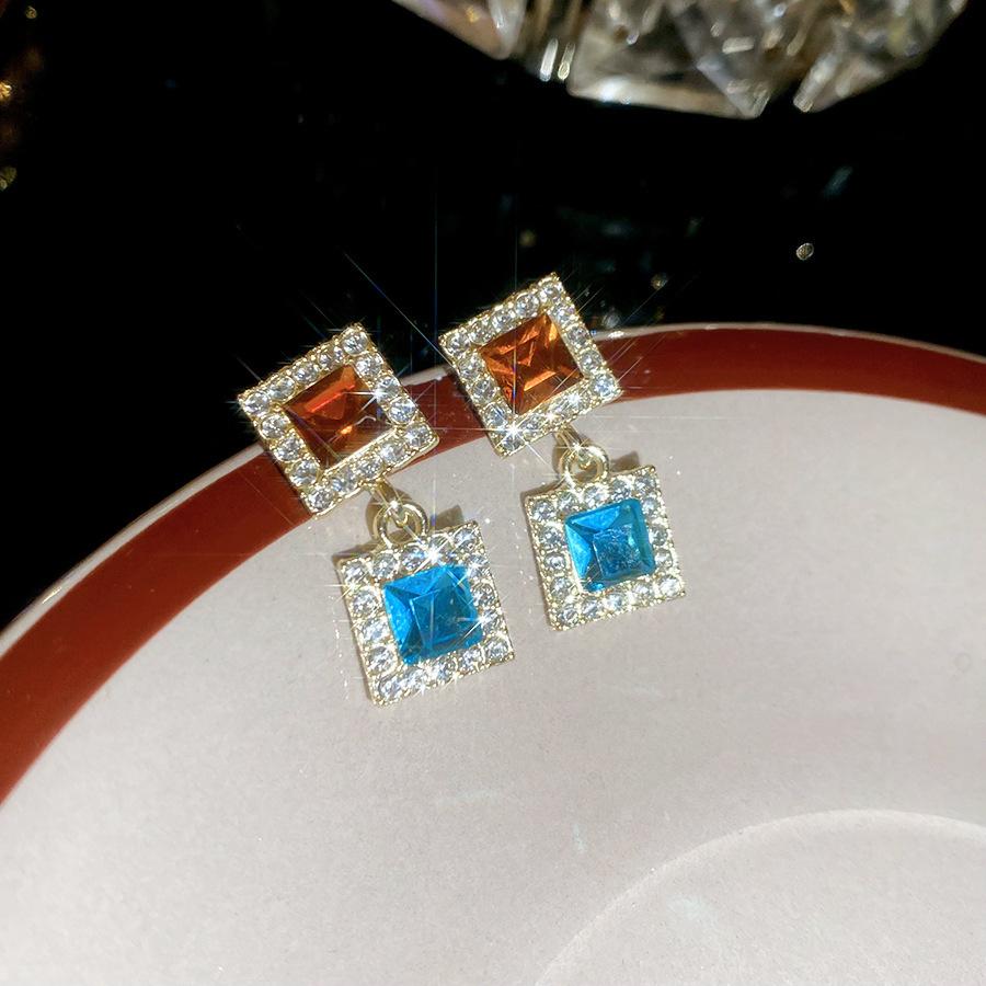 Zircon Irregular Round Pearl Earrings Light Luxury Premium Stud Earrings French Exquisite Versatile Earrings