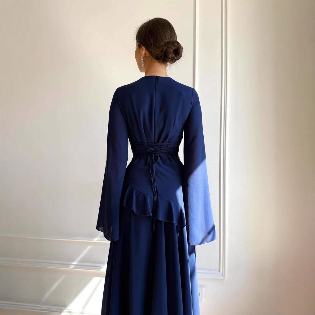 Amerikanische Damenbekleidung 2025 Herbst Neues hochtailliertes Kleid Rüsche Blattdekoration Bankett langes Kleid Temperament