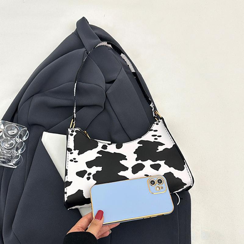 Women's Underarm Bags Autumn and Wibnter Trendy Shoulder Bag Cute Simple Handbags and Purses Female Travel Small Totes