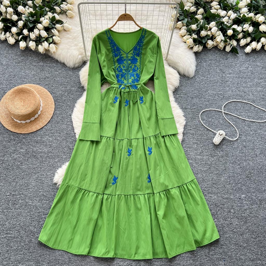 Vintage Western Style Embroidered V-neck Strap Up Waist Long Sleeve Dress for Women French Elegant Grand Swing Long Dress