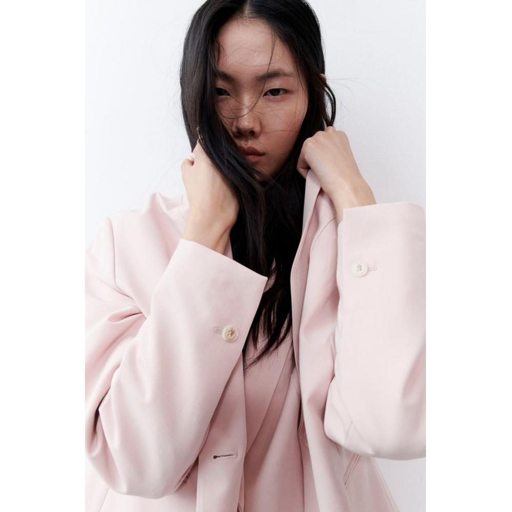 

Приталенный пиджак HM пудрово-розовый
