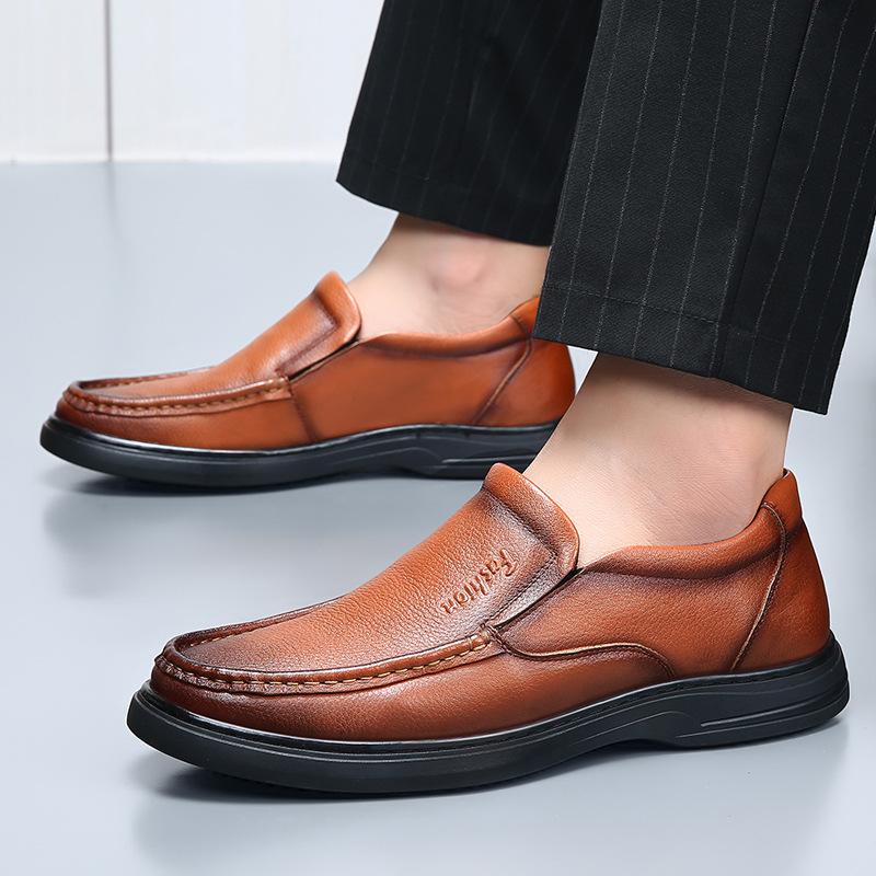 Solid Color Fashion Casual Shoes for Men 2026 New Designer Big Size Loafers Male Breathable Soft Sole Genuine Leather Shoes Man