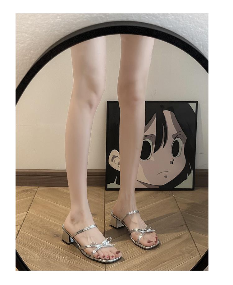 Sandale cu toc înalt în stil franțuzesc: Pantofi de damă de primăvară/vară cu degete descoperite, cu toc gros, versatili și cu design de nișă