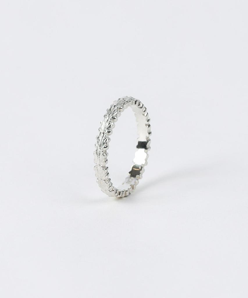 Address669 Acanthus Wreath W Ring