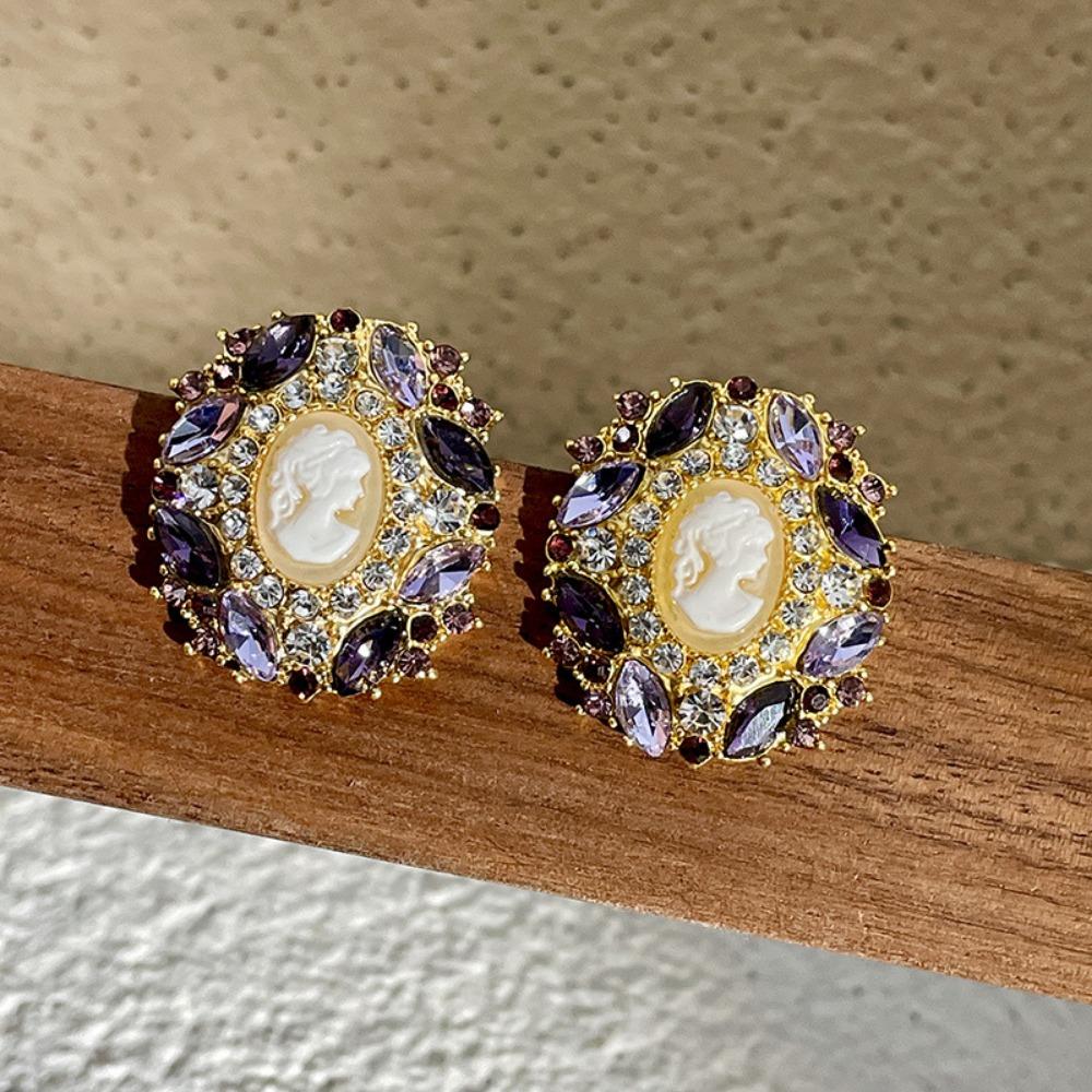 Medieval Earrings Palace Style Queen's Head Flashing Zirconium Earrings Retro Oval Earrings