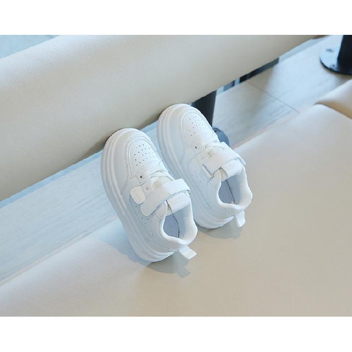 Spring and autumn new children's white sneakers, boys' sports shoes, lightweight girls' casual sneakers, soft-soled baby shoes