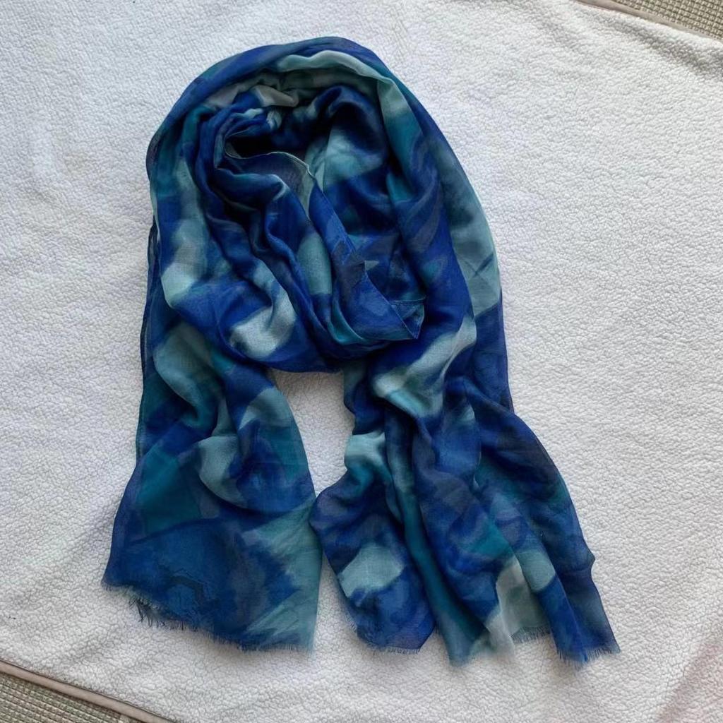 Elegant Floral Jacquard Woven Scarf Shawl for Europe and America