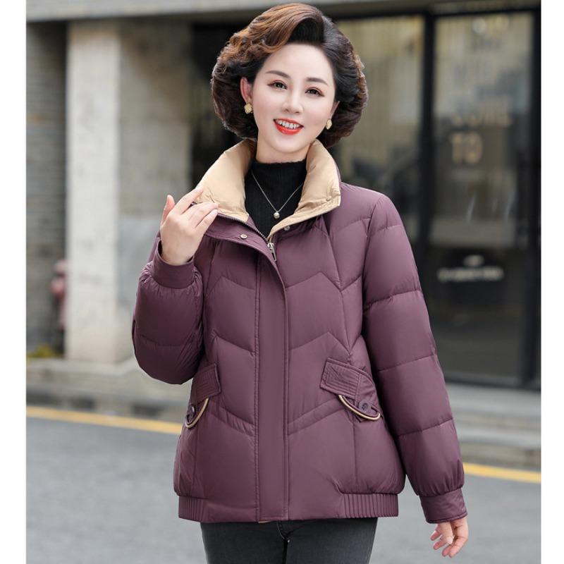Middle-aged and elderly women's clothing stand-up collar white duck down jacket warm loose short small mother down jacket