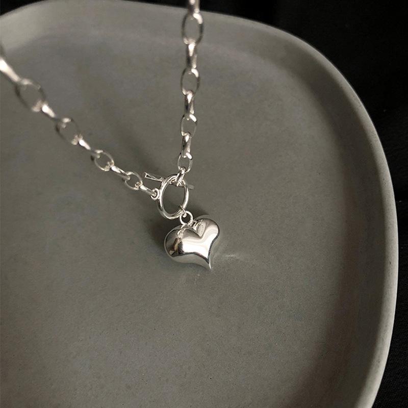 Couple Retro Cold Wind Peach Heart Sweater Chain Long Personalized Student Hip Hop Wind Ot Buckle Love Necklace