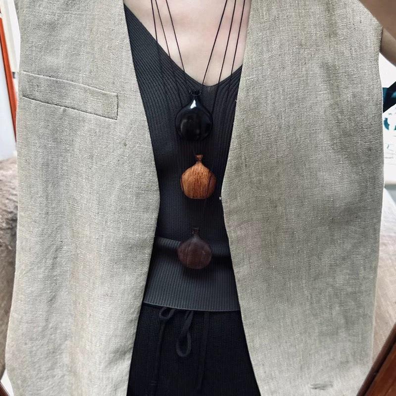 Wooden Hip Flask Necklace: Retro Choker & Long Sweater Chain for Women