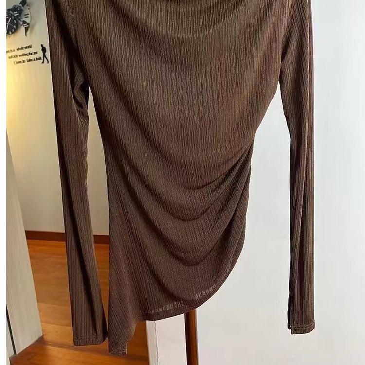 Stilvolles Damen-Shirt mit Wasserfallausschnitt, Slim Fit, unregelmäßigem Saum und geraffter Taille