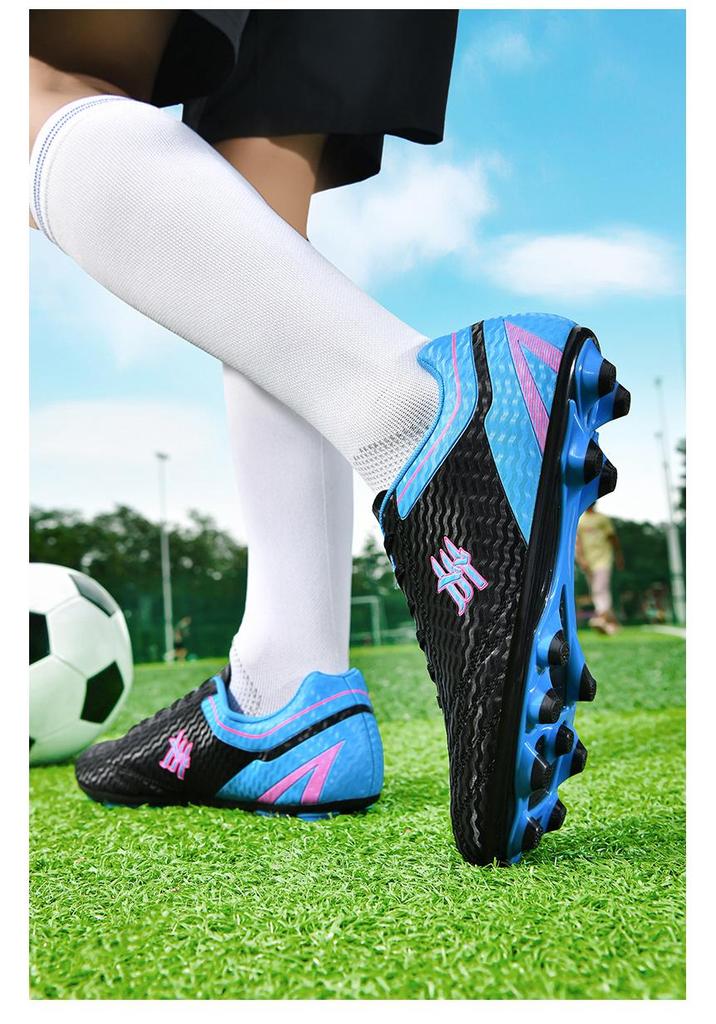 Professional Youth Futsal Low-Top Lace-Up Football Shoes with Long Studs