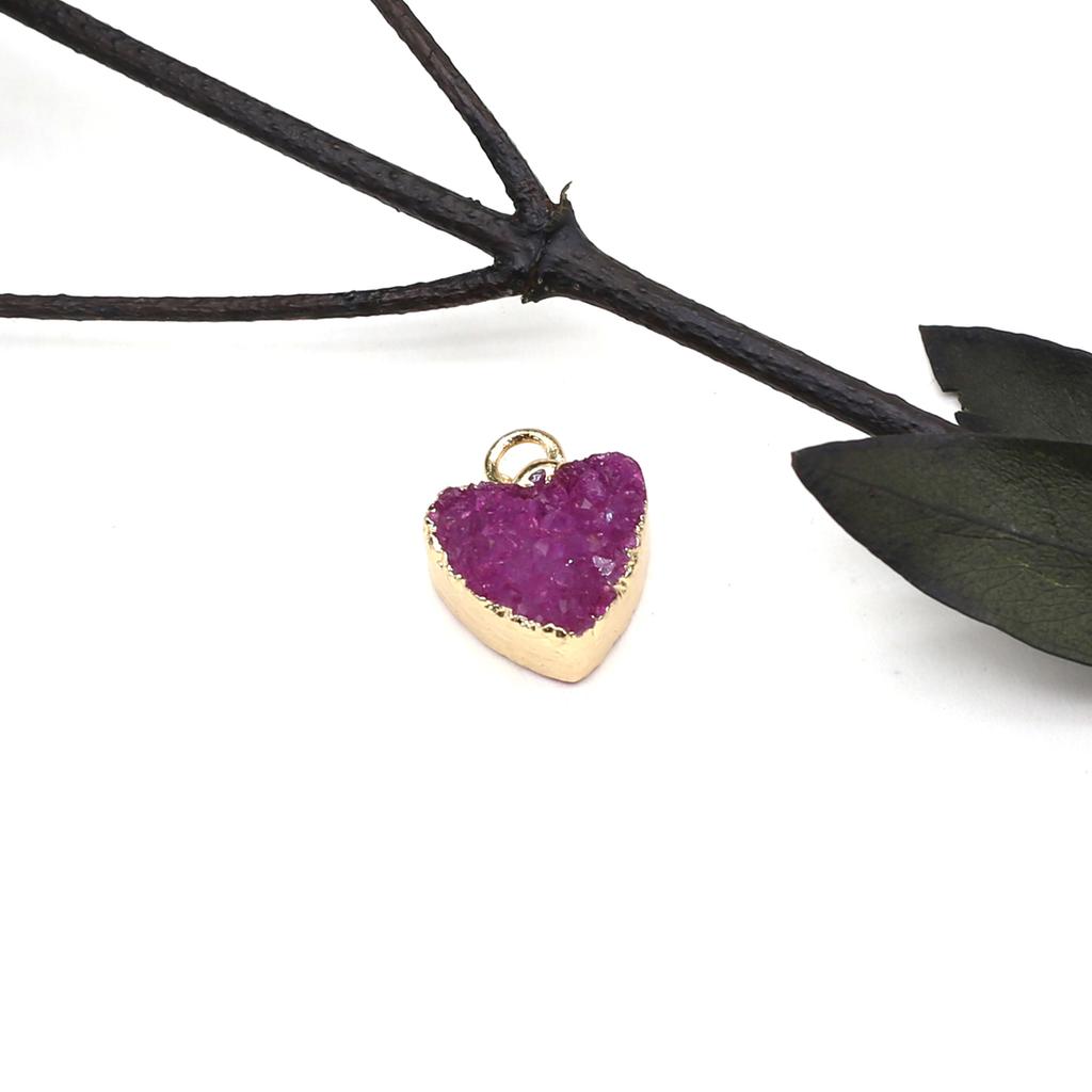 1 szt. Mały kamień naturalny Złoty owinięty brzeg wisiorek Kształt serca Kryształowy pączek Charms do wyrobu biżuterii Naszyjnik DIY Bransoletka Akcesoria do kolczyków 12 mm