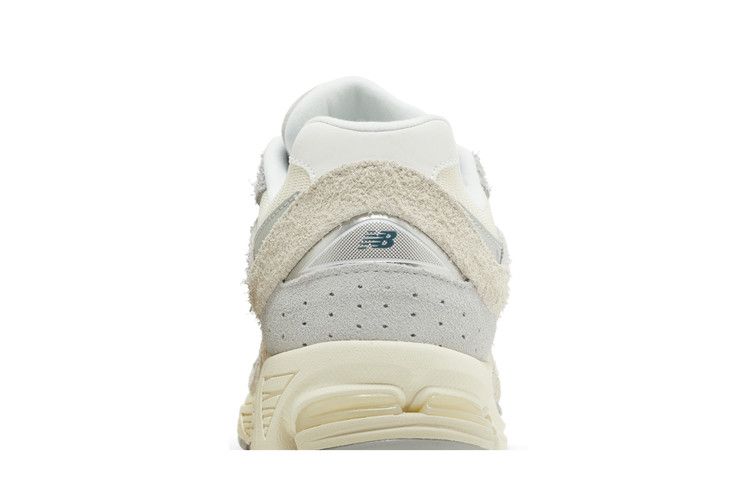 New Balance 2002R Linen Men's Sneakers