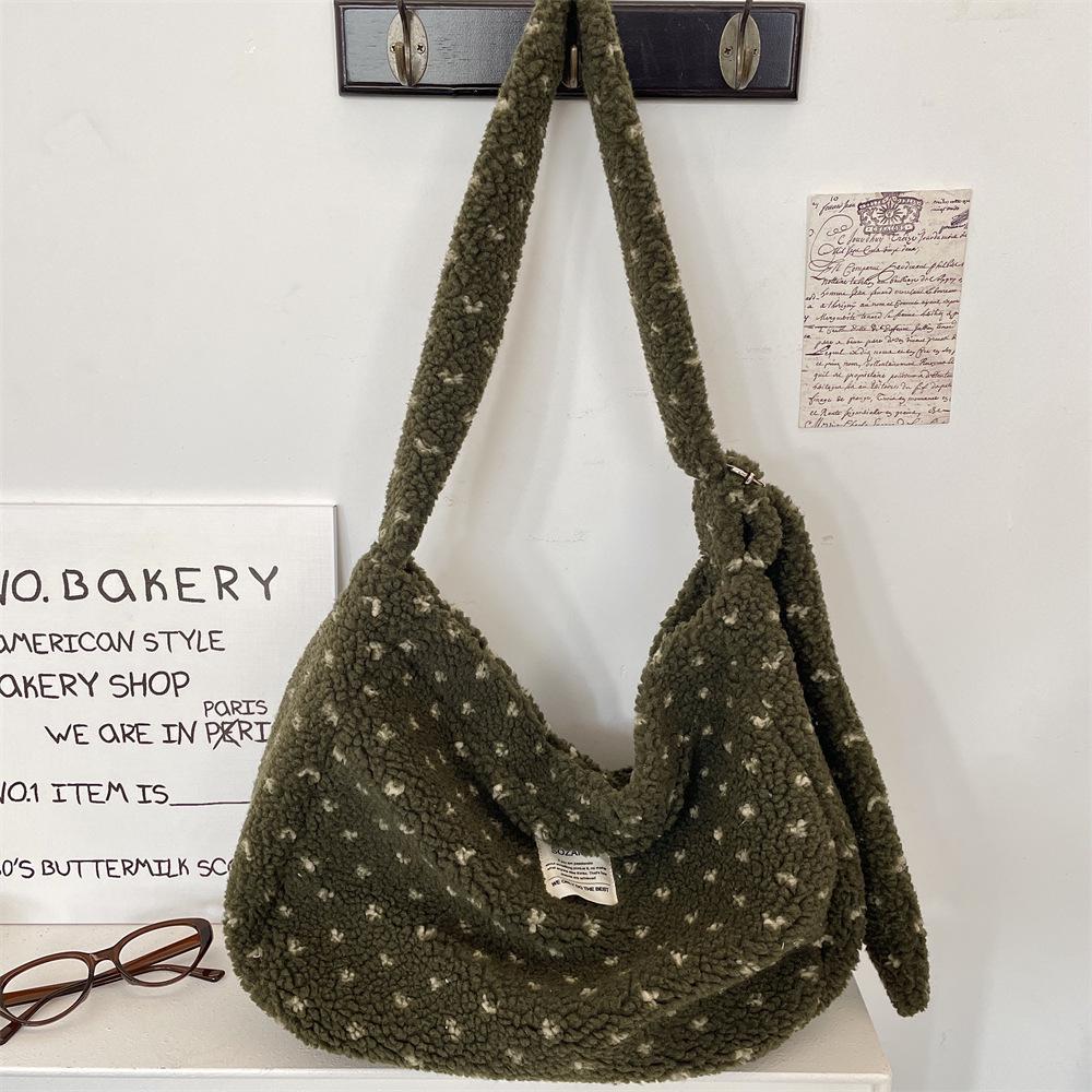 

Autumn/Winter Plush Heart Crossbody Tote - Large Capacity Canvas Shoulder Bag зелёный