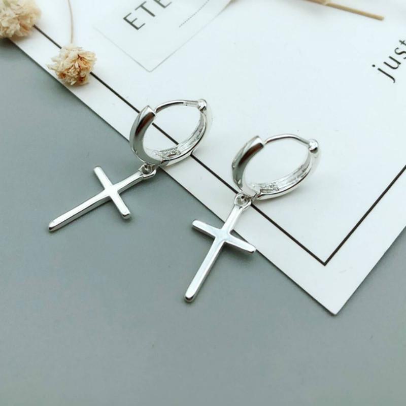 Cross Earrings: Fashionable and Minimalist Earrings for Women and Men