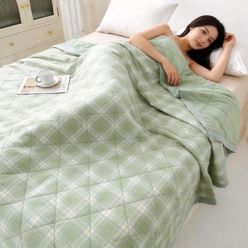 HONGSHIJIAFANG Summer Lightweight Quilt